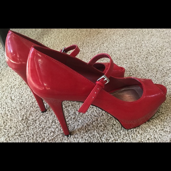 red shoes open toe